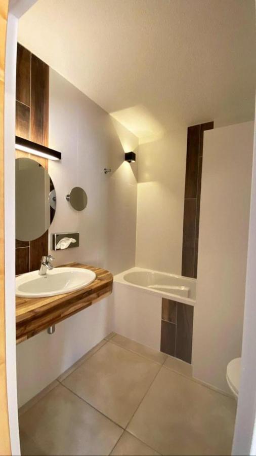 Logis Hostellerie De L'Abbaye Le Thoronet Ngoại thất bức ảnh