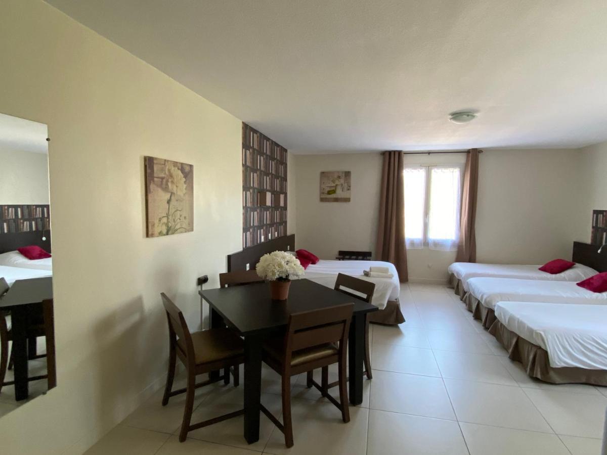 Logis Hostellerie De L'Abbaye Le Thoronet Ngoại thất bức ảnh