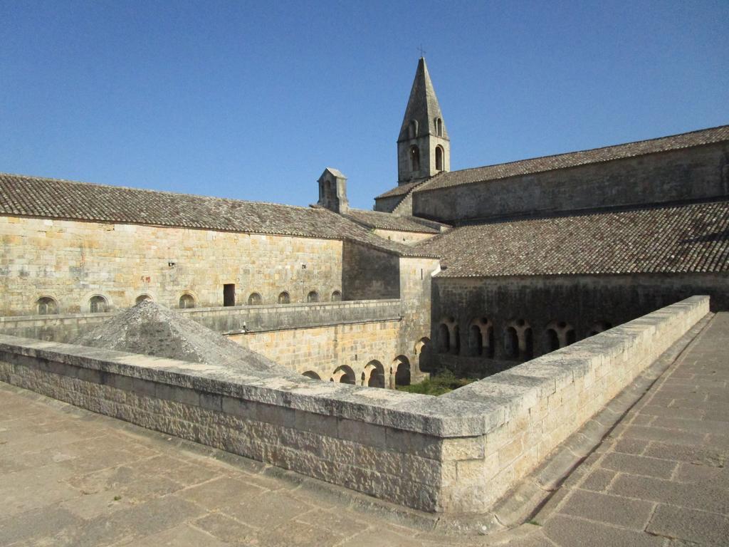 Logis Hostellerie De L'Abbaye Le Thoronet Ngoại thất bức ảnh
