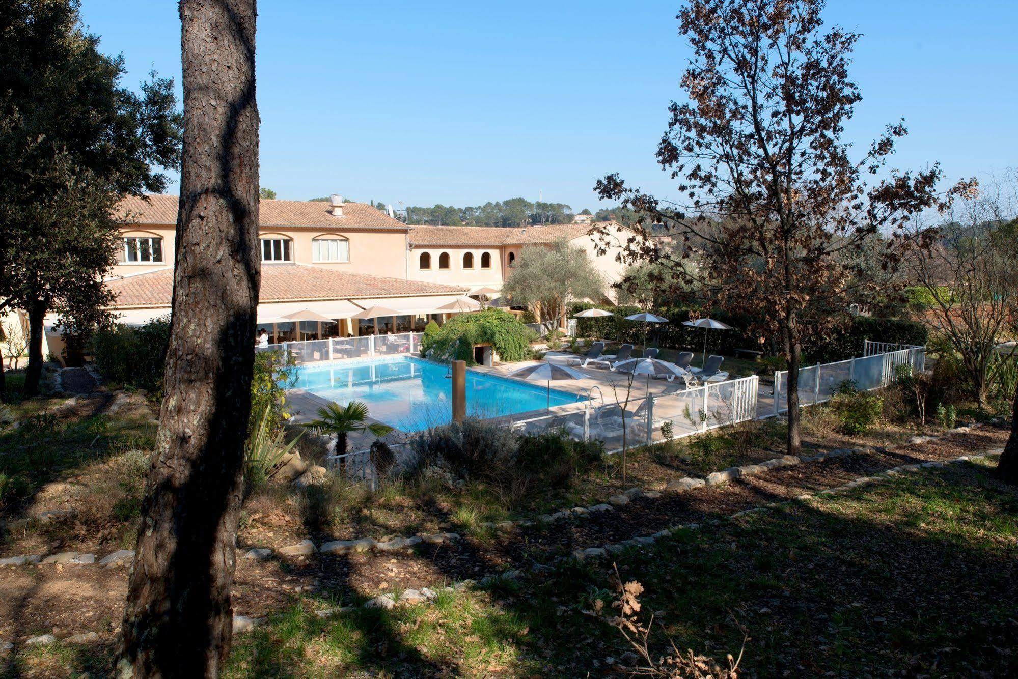 Logis Hostellerie De L'Abbaye Le Thoronet Ngoại thất bức ảnh