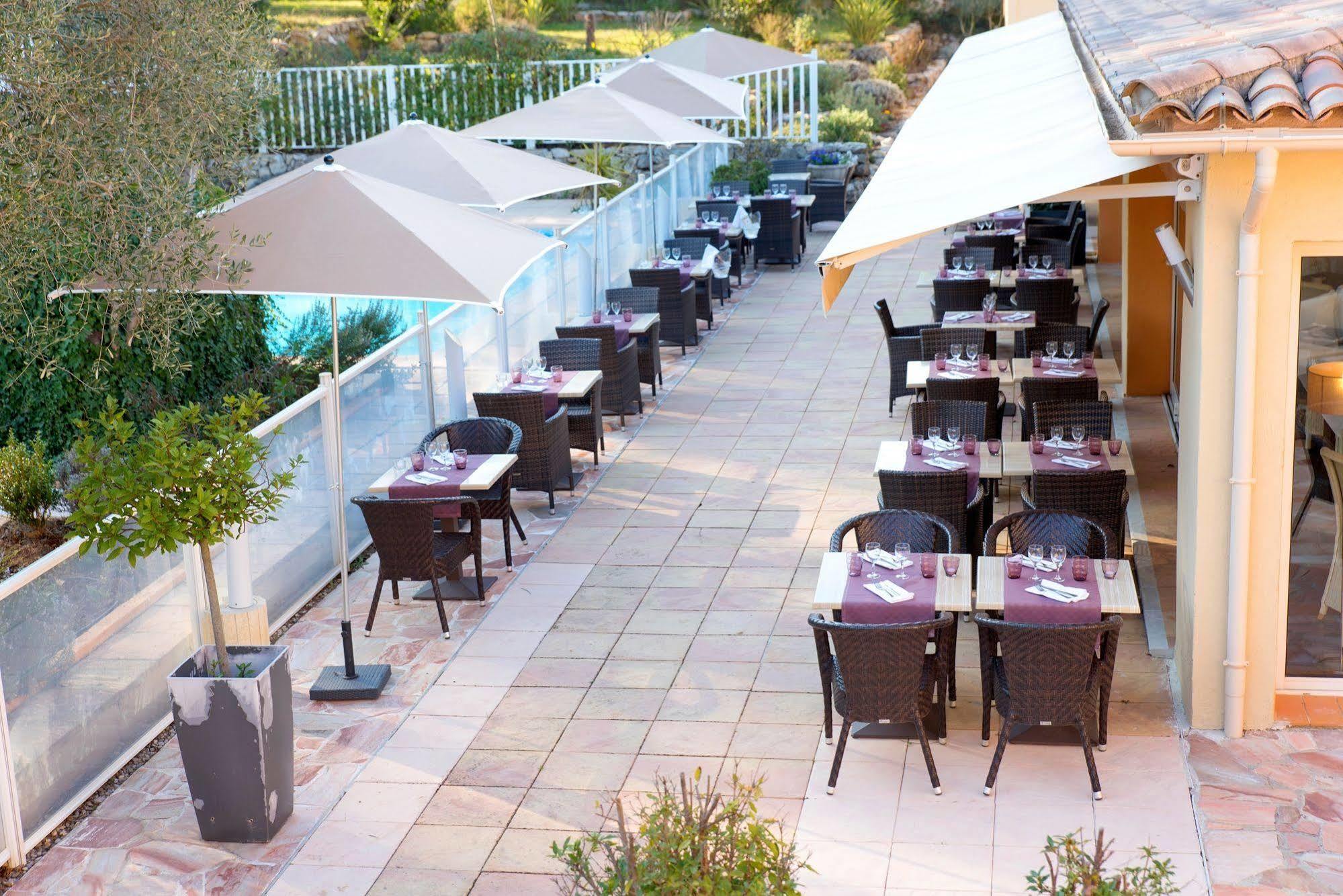 Logis Hostellerie De L'Abbaye Le Thoronet Ngoại thất bức ảnh
